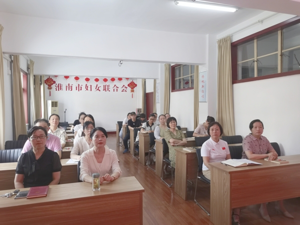 臺(tái)下3_愛奇藝.jpg